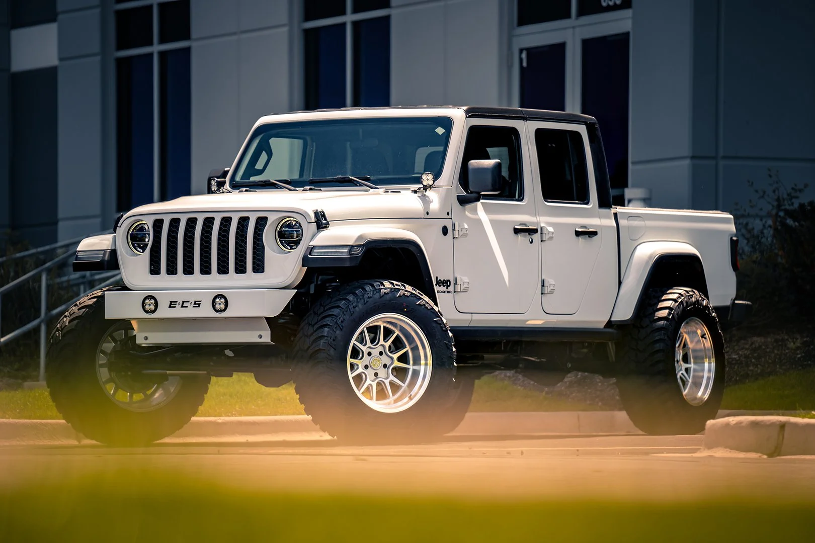 Towing, Steps & Hitches